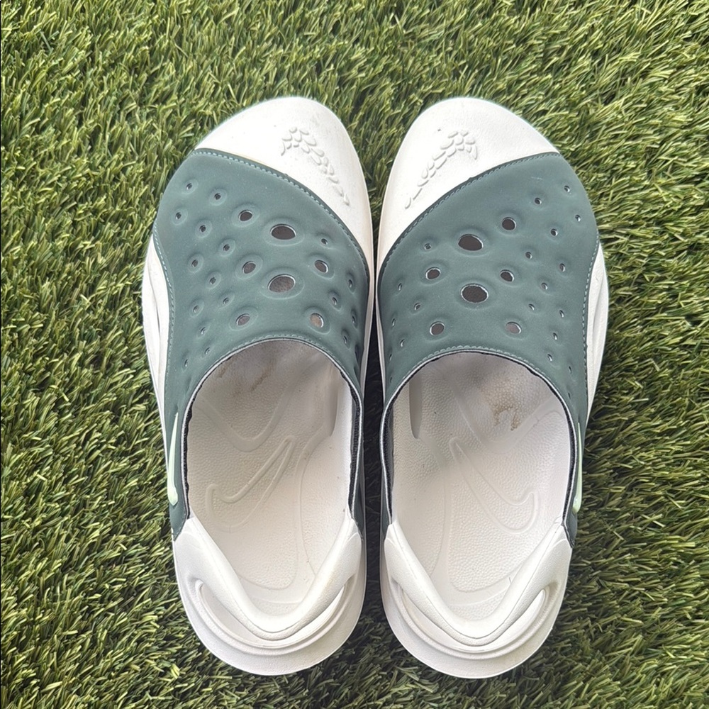Nike Green and White Mules Comfortable Slip-On Shoes